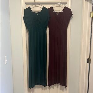 Bundle - Elegant Women's Maxi Dress - Green and Burgundy